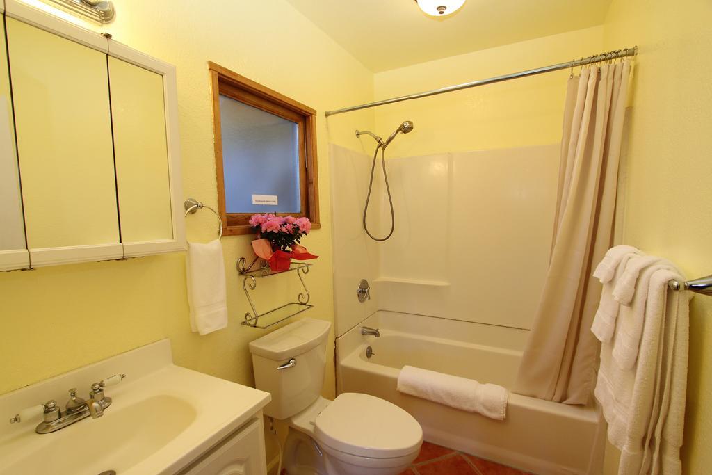 The Woods Hotel - Gay Lgbtq Cabins Герневилл Номер фото