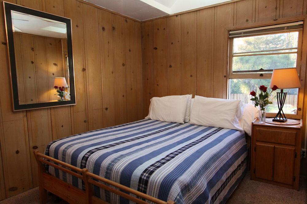 The Woods Hotel - Gay Lgbtq Cabins Герневилл Экстерьер фото