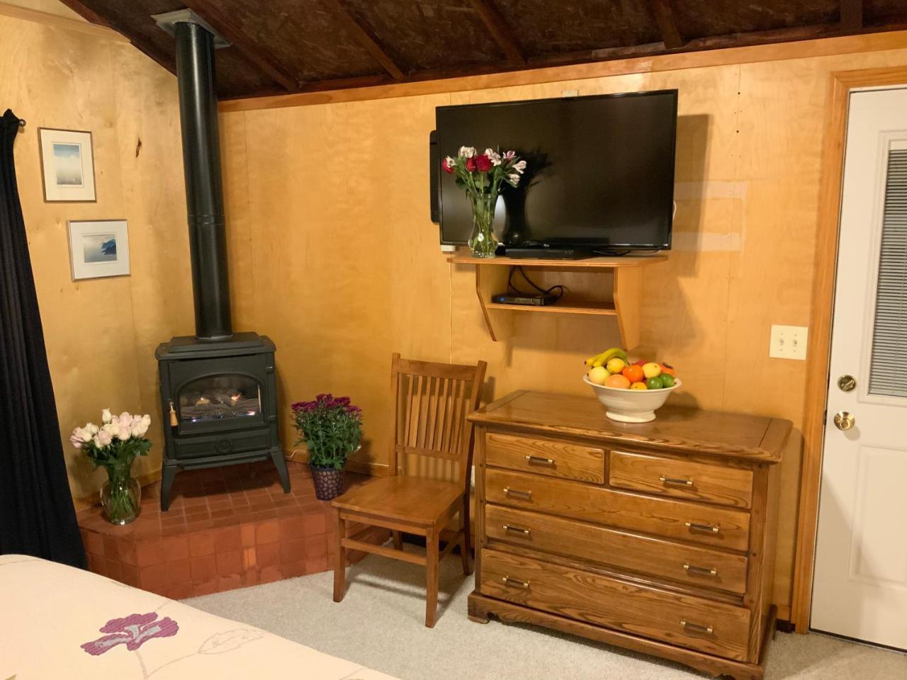 The Woods Hotel - Gay Lgbtq Cabins Герневилл Экстерьер фото