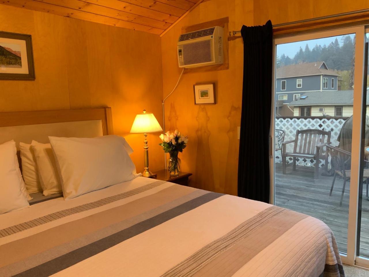 The Woods Hotel - Gay Lgbtq Cabins Герневилл Экстерьер фото