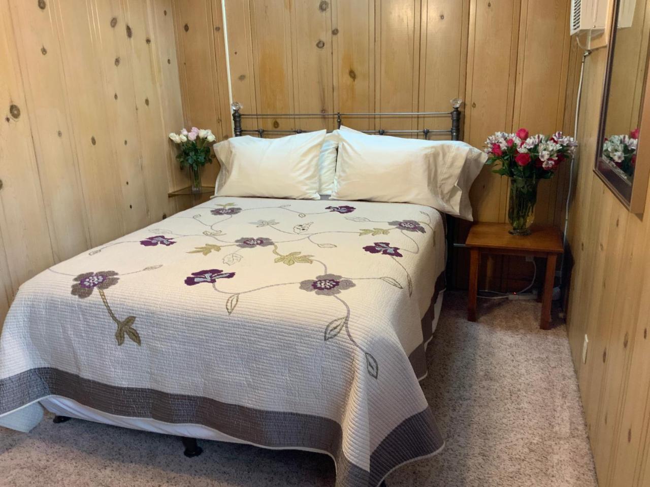 The Woods Hotel - Gay Lgbtq Cabins Герневилл Экстерьер фото